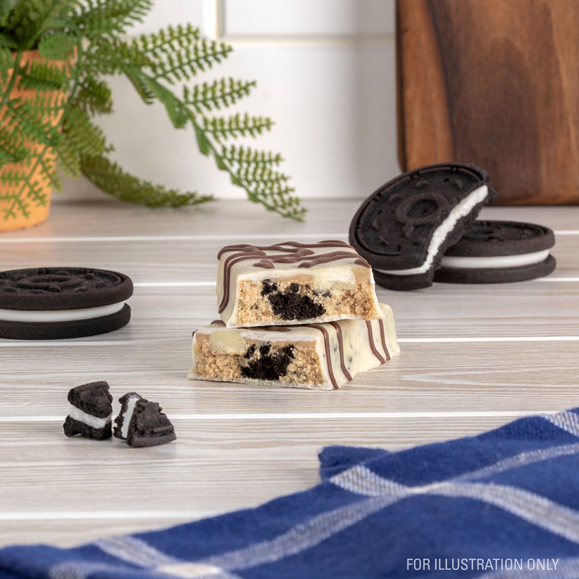 dipped-cookies-and-cream-protein-bars-t4 15807_QN_USA_ProteinBar_CAC_InterimAssetUpdate_Digital-Dipped-ProductCarouselSet_Tabletop1.jpg